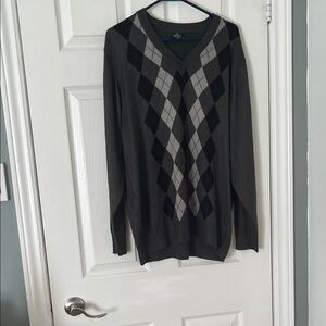 Classic V-Neck Argyle Sweater - Black and Gray